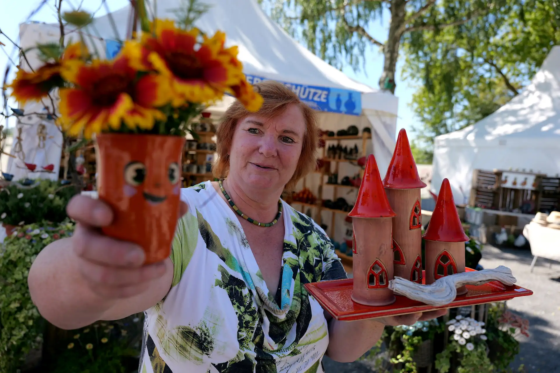 Handgefertigte Keramik auf dem Gärtnermarkt