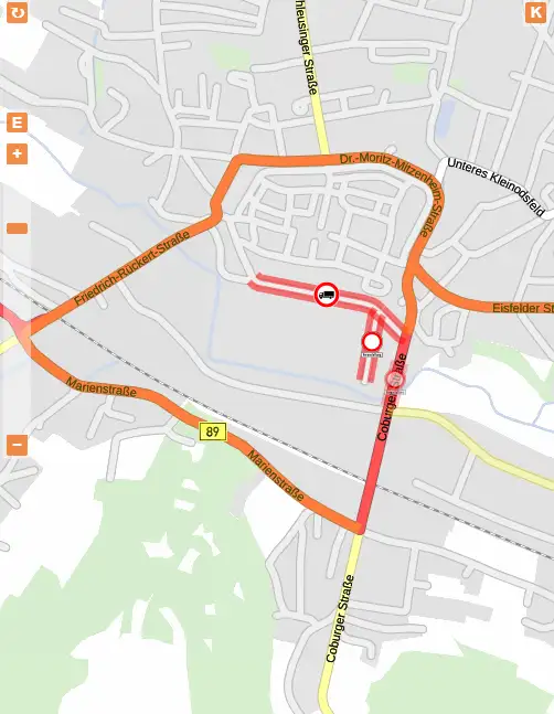 Schild oder Beschilderung zur Straßensperrung im Zusammenhang mit dem Theresienfest.