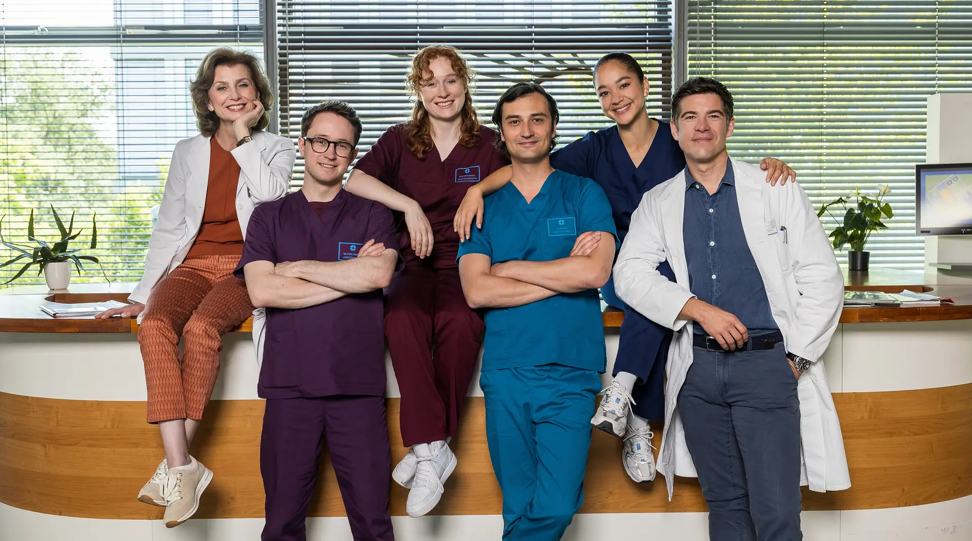"In aller Freundschaft - Die jungen Ärzte" weiter im Einsatz: Drehstart für Staffel 13 / Neue Folgen von Staffel 12 ab 8. Oktober