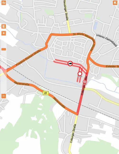 Schild oder Beschilderung zur Straßensperrung im Zusammenhang mit dem Theresienfest.